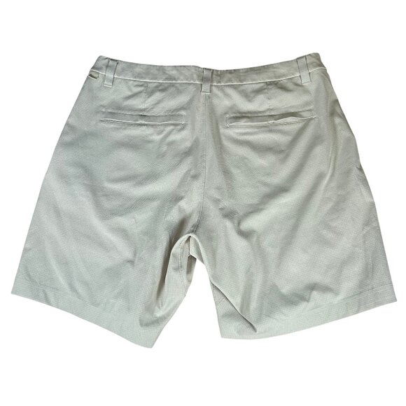 Lululemon Commission Classic-Fit Short 7" *Ventlight Men's Size 32 in EUC! - Picture 3 of 3